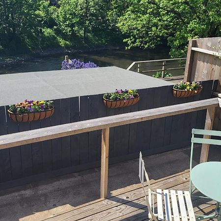 Ty Taf 2 Bed Cottage With Deck & Easy Transport Links Кардиф Екстериор снимка